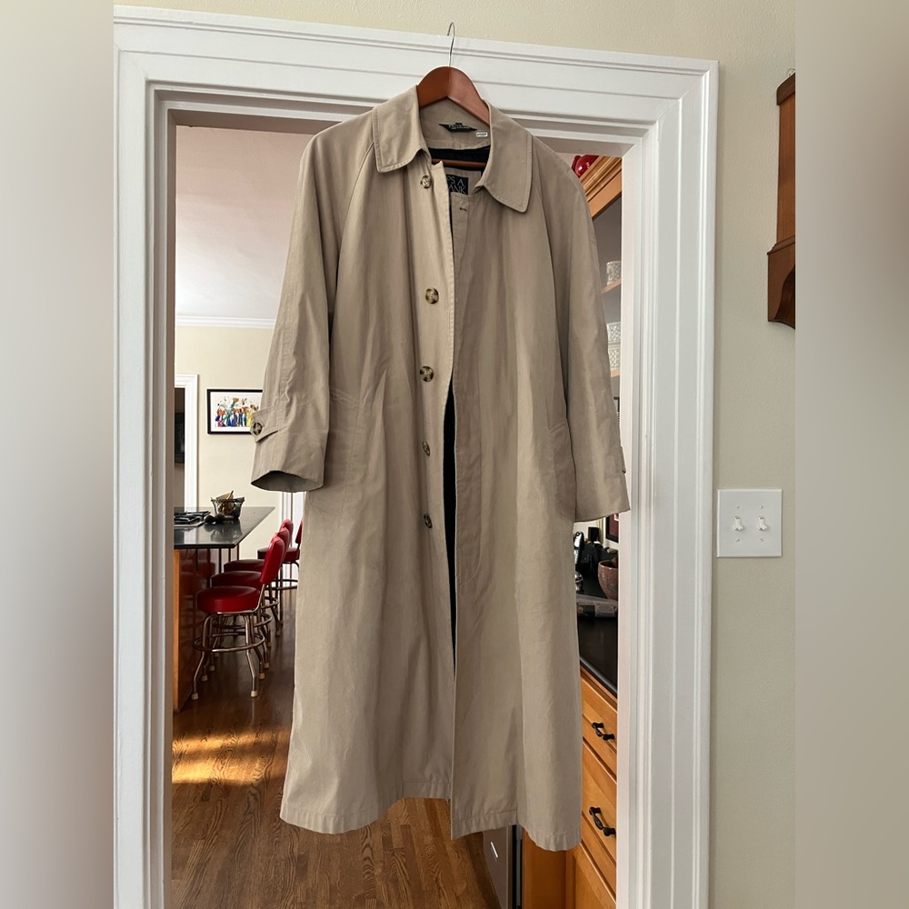 Great classic rain coat